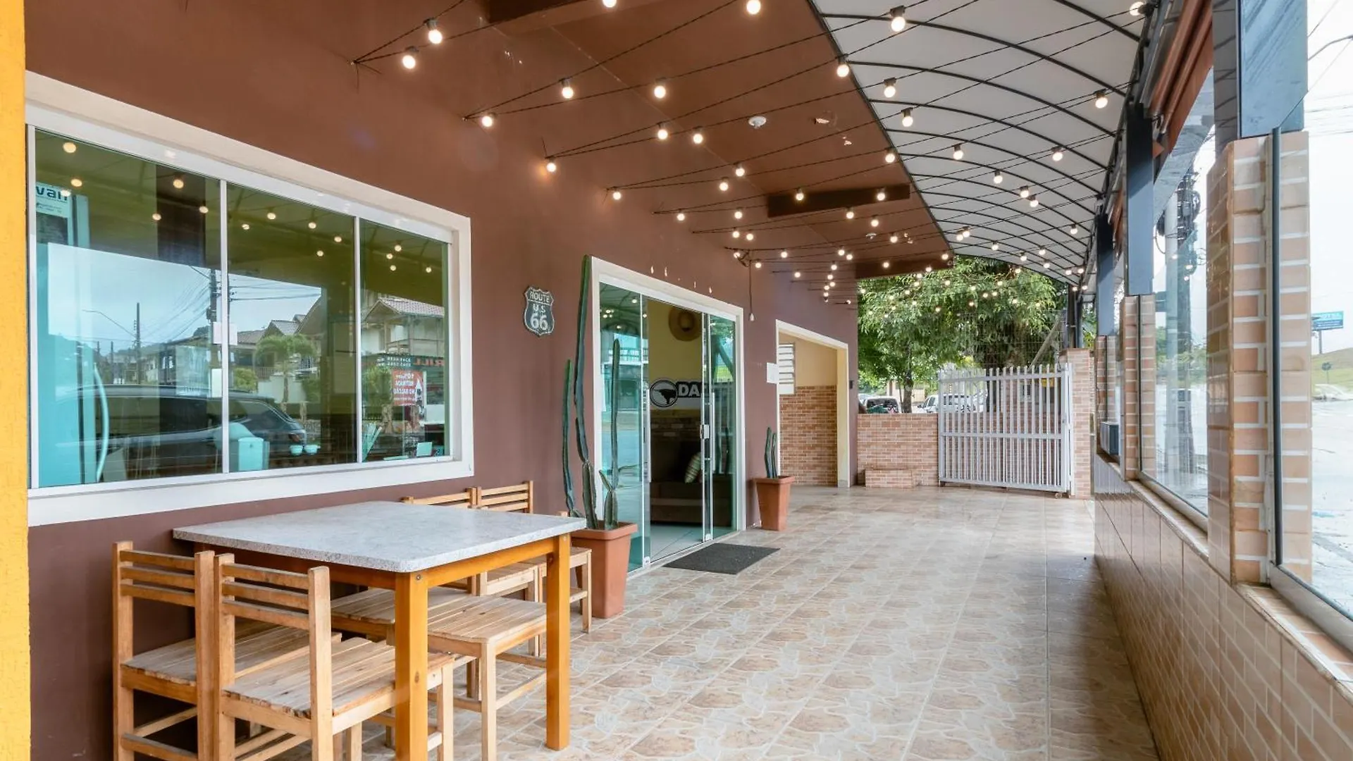 Hotel Dallas - Penha Sc ペーニャ